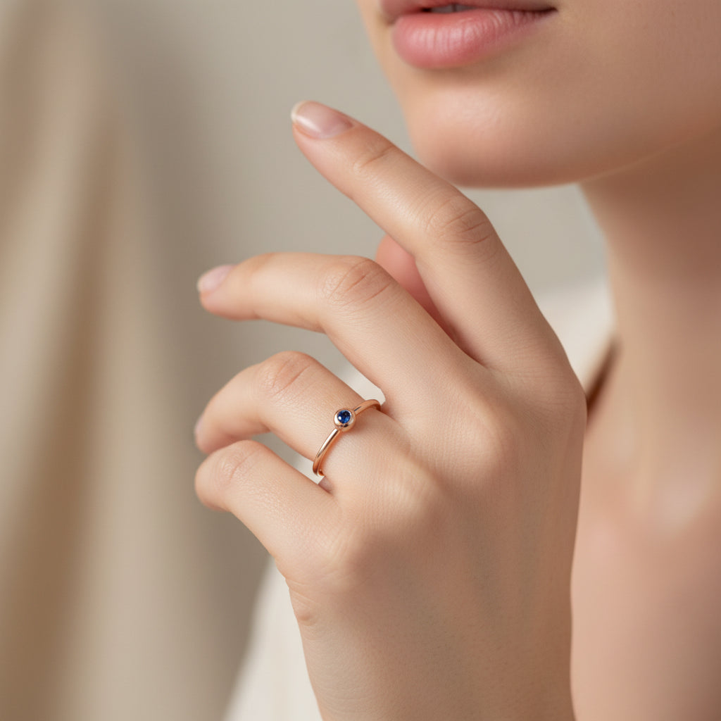 Genie Sapphire Ring aus 925 Sterlingsilber, 24k vergoldet mit Saphir – Petit Laszlo Zürich