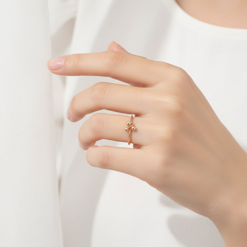 Trinity Ring aus 925 Sterlingsilber, 24k vergoldet – Petit Laszlo, handgefertigt in Zürich
