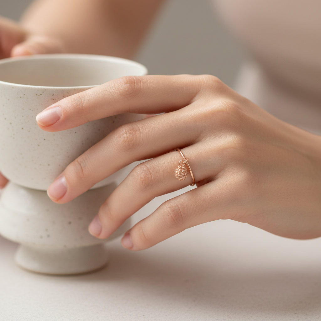 Himbeere Ring aus 925 Sterlingsilber, 24k vergoldet – Petit Laszlo, handgefertigt in Zürich