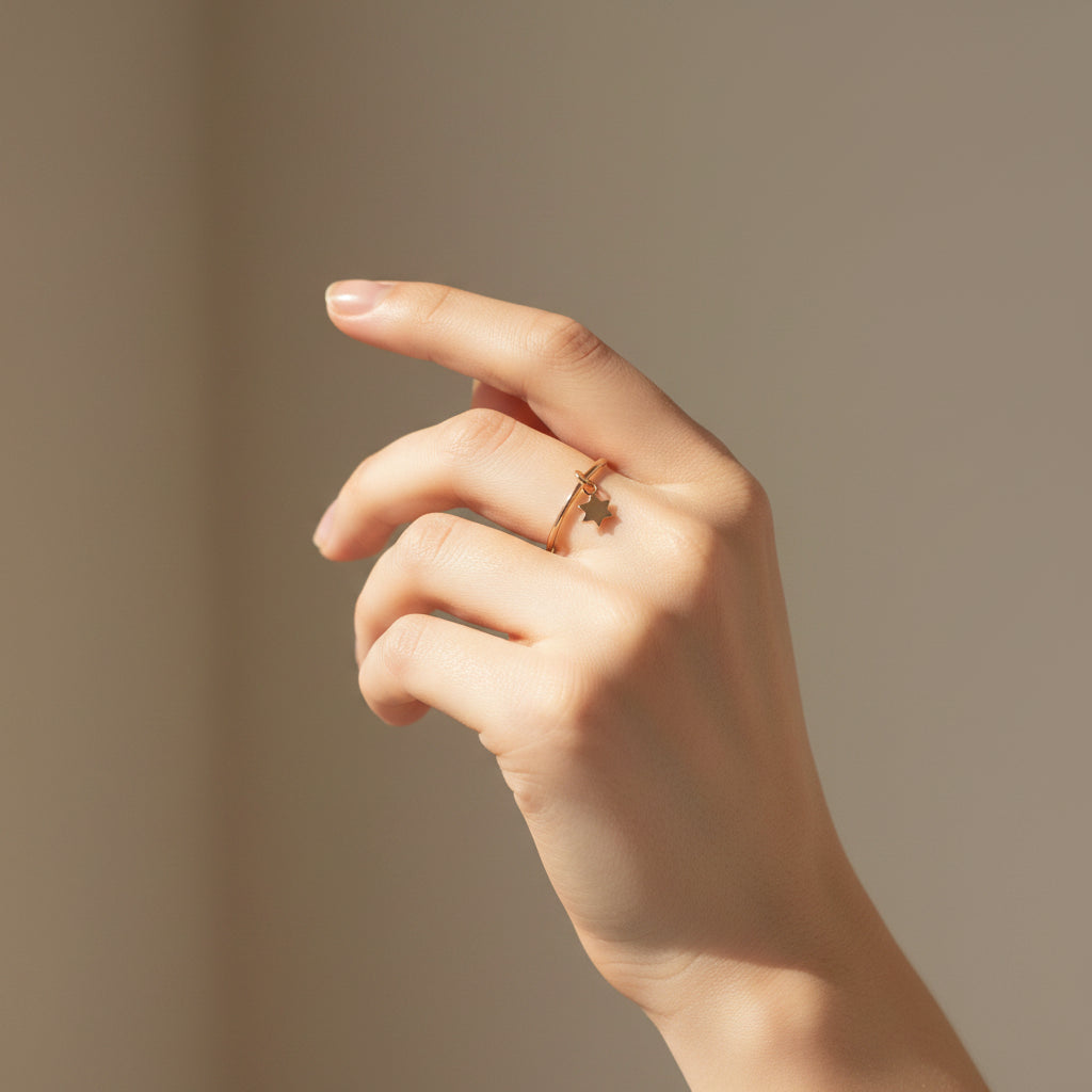 Star Ring aus 925 Sterlingsilber, 24k vergoldet – Petit Laszlo, handgefertigt in Zürich