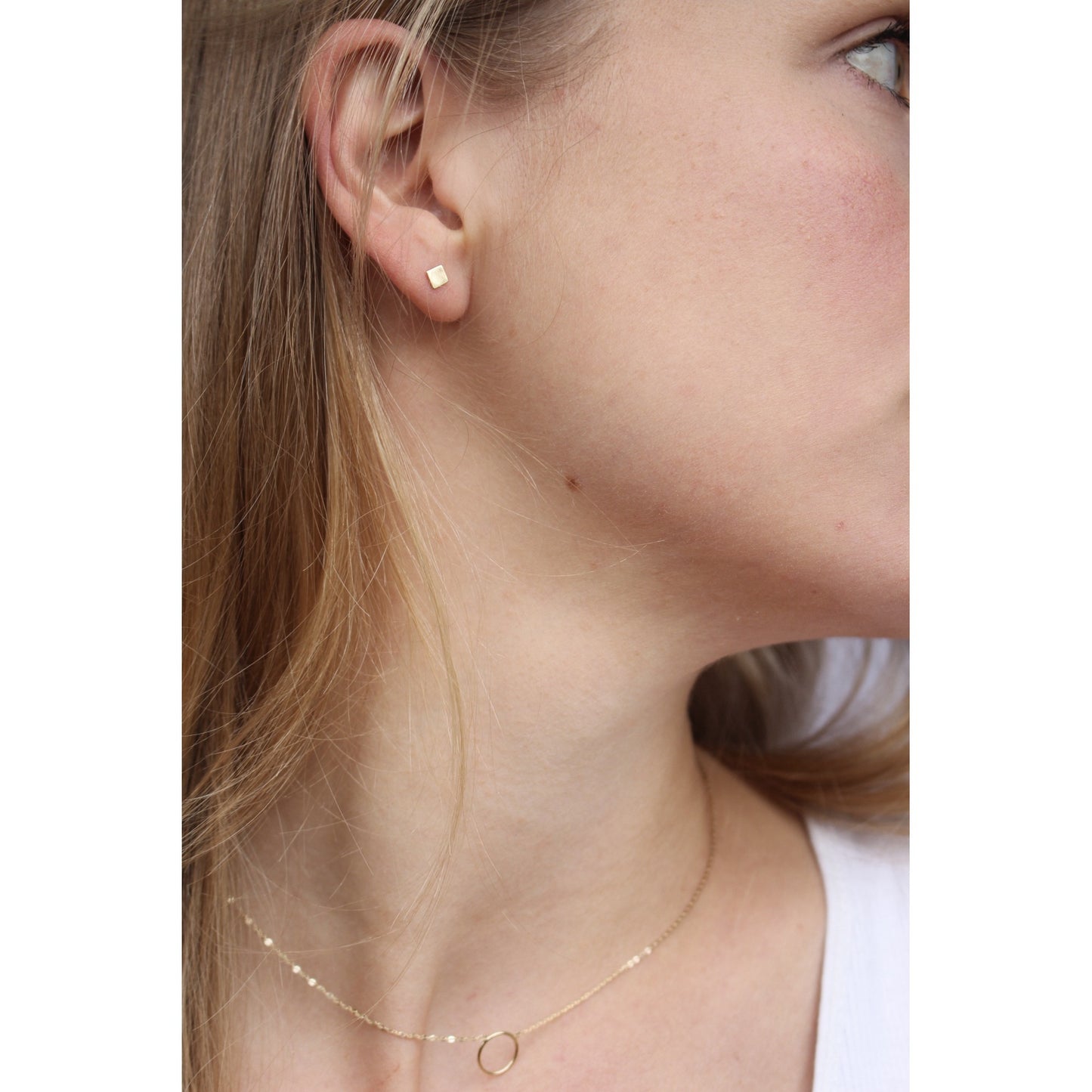 Square Ohrring aus 14k Gold von Petit Laszlo, handgefertigt in Zürich