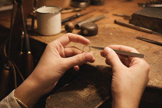 Trinity Creole Gold Vermeil im Atelier – Petit Laszlo Zürich