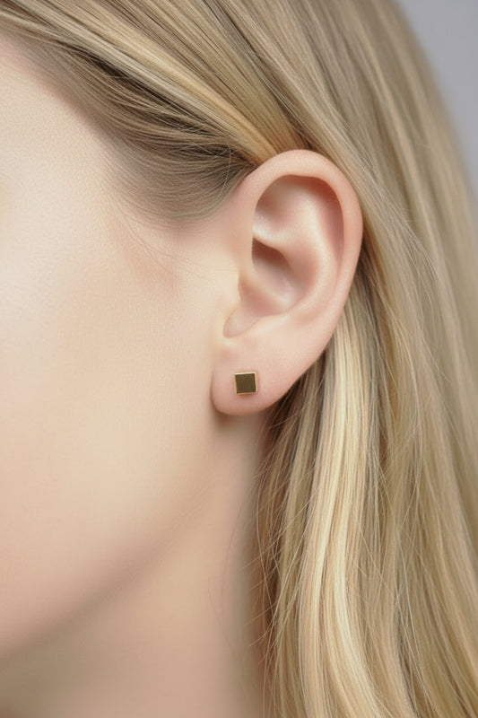 Square Ohrring aus 14k Gold von Petit Laszlo, handgefertigt in Zürich